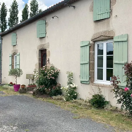 Castanea, D'hotes 住宿加早餐酒店 3*