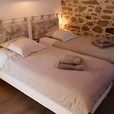 Castanea, D'hotes 3*