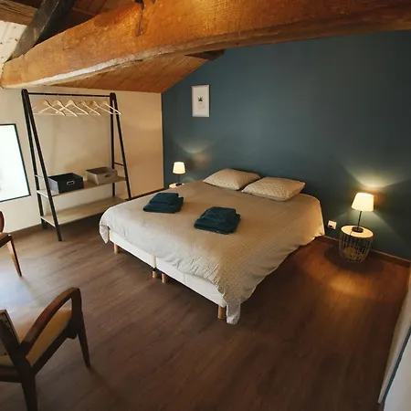 Castanea, D'hotes 住宿加早餐酒店 3*